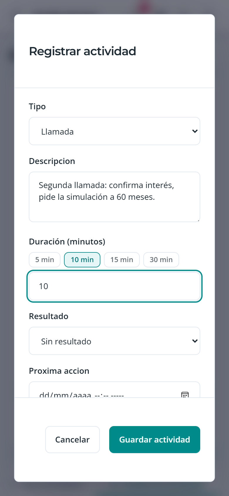 Formulario Registrar actividad con tipo, descripción, duración y próxima acción, en el teléfono